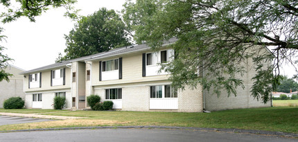 Jamestown Village in Warren, MI - Building Photo - Building Photo