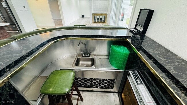 property at 2905 Mason Ave