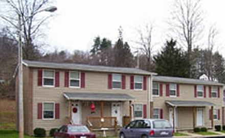 Lincoln Apartments in Shinnston, WV - Building Photo