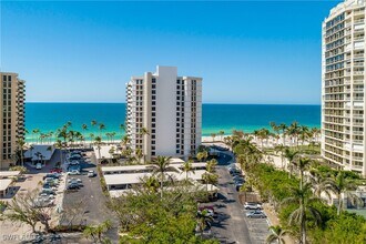 4005 Gulf Shore Blvd N in Naples, FL - Building Photo - Building Photo