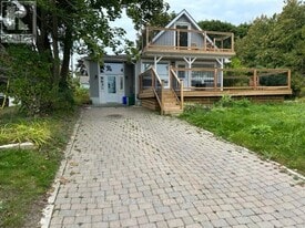 5749 Lakeshore Rd in Whitchurch-Stouffville, ON - Building Photo