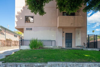 5335 Huntington Dr N in Los Angeles, CA - Building Photo - Building Photo