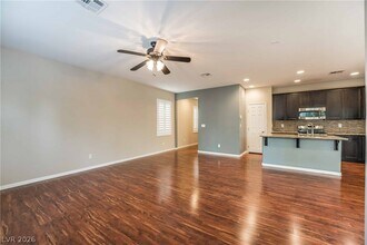 1553 Razella Ct in Henderson, NV - Building Photo - Building Photo