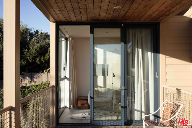 2169 Lemoyne St in Los Angeles, CA - Building Photo - Building Photo