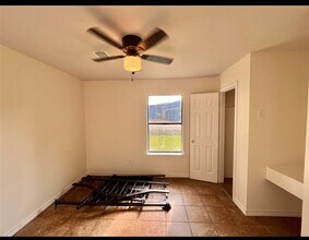 300 Nevils St in Bridge City, TX - Building Photo - Building Photo