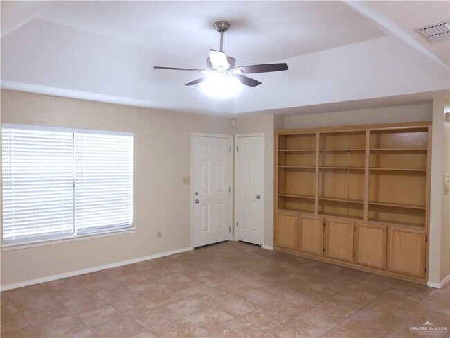 27 N 7th St in McAllen, TX - Building Photo - Building Photo