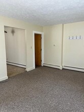 43 Cumberland St in Brunswick, ME - Building Photo - Building Photo