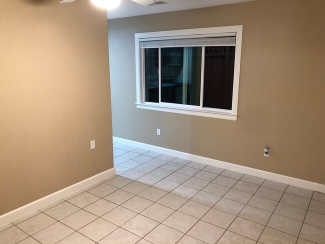 1015 Tulane Ave, Unit 1015 Tulane Ave, San Leandro in San Leandro, CA - Foto de edificio - Building Photo