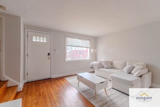 8666 Oak Rd in Parkville, MD - Building Photo - Building Photo