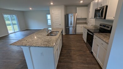455 Coconut Dr in Bloomingdale, GA - Building Photo - Building Photo