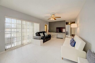 16920 NW 40th Ave in Miami Gardens, FL - Building Photo - Building Photo