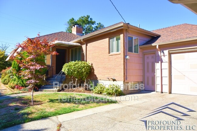 property at 4315 NE Thompson St