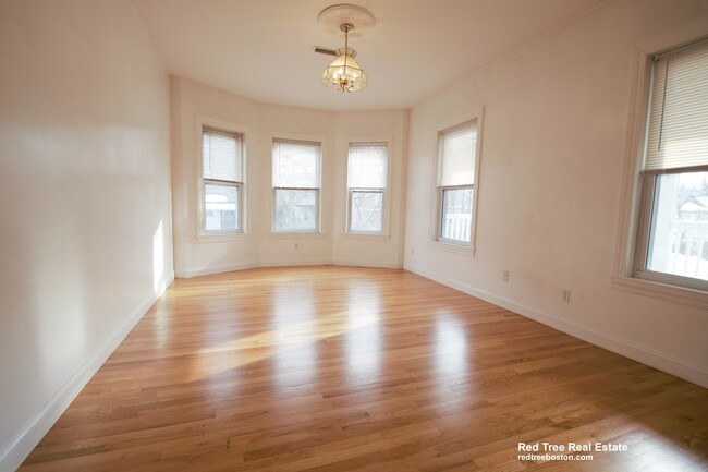 44 Champney St, Unit 2 in Boston, MA - Building Photo - Building Photo