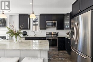 236 Yellow Birch Cres in Blue Mountains, ON - Building Photo