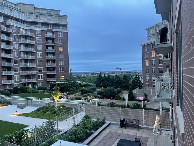 333 W Mifflin St, Unit 8090 in Madison, WI - Building Photo - Building Photo