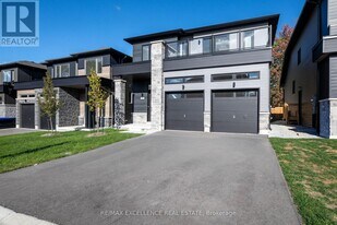 91 Berkely St in Wasaga Beach, ON - Building Photo