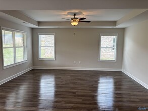 226 Irish Hl Dr in Meridianville, AL - Foto de edificio - Building Photo