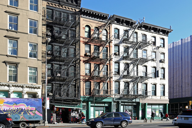 361 Canal St in New York, NY - Building Photo - Building Photo