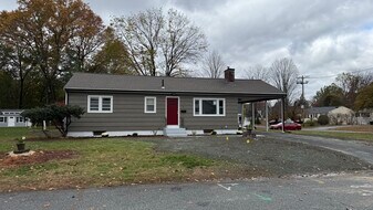 1 Foley Dr in Framingham, MA - Building Photo