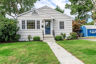 29 Loomis St in Milford, CT - Building Photo