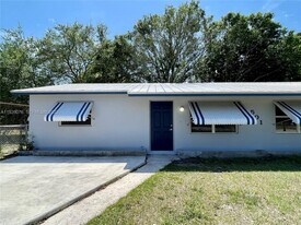 501 Azalea Ave in Fort Pierce, FL - Building Photo