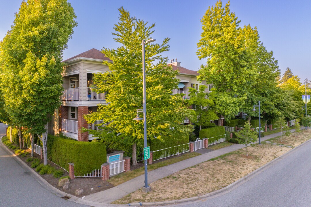 15915 84 Av in Surrey, BC - Building Photo