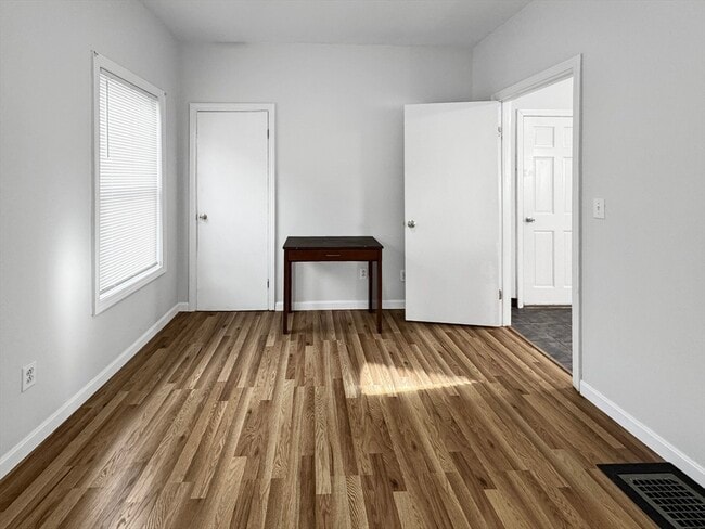 7 Albion Ter, Unit #1 in Somerville, MA - Foto de edificio - Building Photo