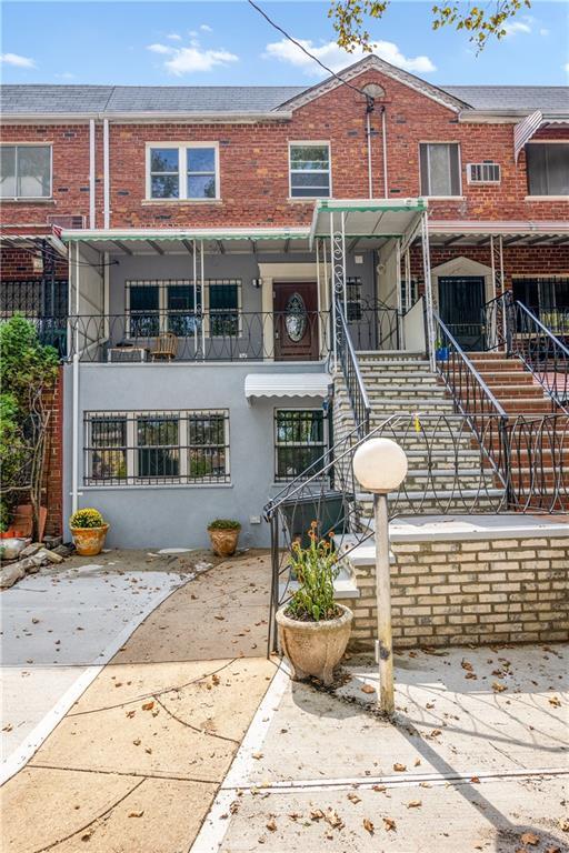 property at 2008 E 52nd St