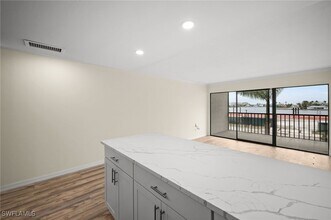 260 Southbay Dr in Naples, FL - Building Photo - Building Photo