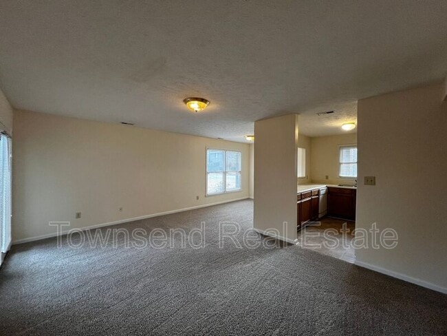 1031 Ancestry Dr in Fayetteville, NC - Foto de edificio - Building Photo