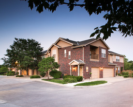 Wyndham Villas by Broadmoor in Omaha, NE - Building Photo - Building Photo