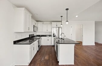 608 Victoria Wy in Franklin, KY - Building Photo - Building Photo