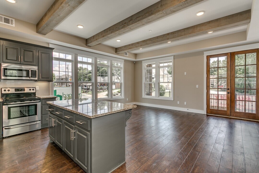 1418 University Blvd-Unit -B in Tuscaloosa, AL - Building Photo