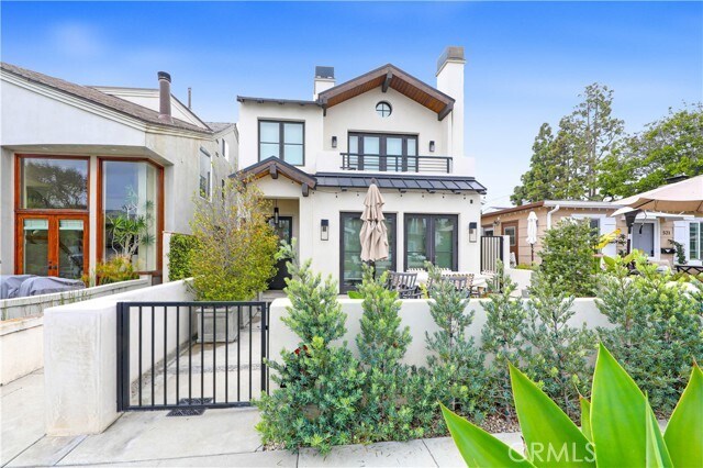 property at 519 Larkspur Ave