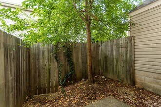 702 E Sherwood Hills Dr in Bloomington, IN - Building Photo - Building Photo