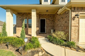 24007 Via Viale Dr in Richmond, TX - Building Photo - Building Photo