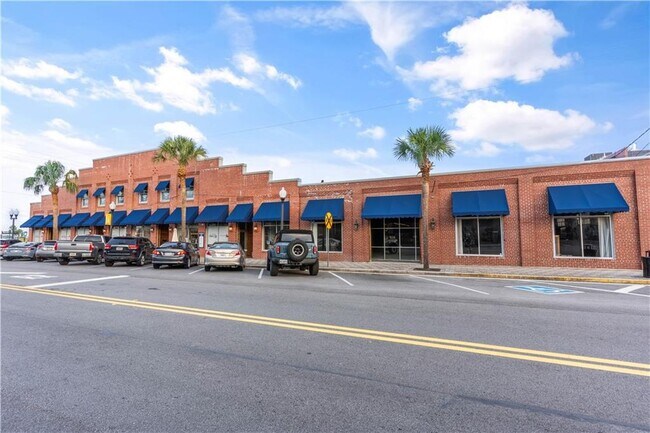 207 Gloucester St-Unit -206 in Brunswick, GA - Foto de edificio - Building Photo