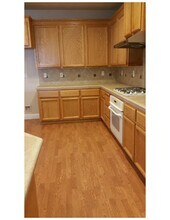 9769 Dartmoor Way in Elk Grove, CA - Building Photo - Building Photo