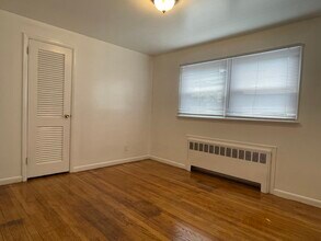 126 Union Ave in Linden, NJ - Foto de edificio - Building Photo