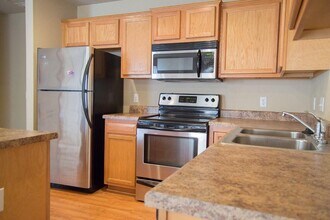 2829 W Hillshire Dr in Fayetteville, AR - Building Photo - Building Photo