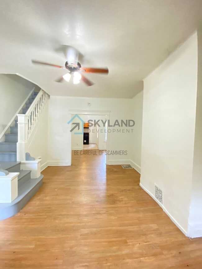 property at 5537 Poplar St
