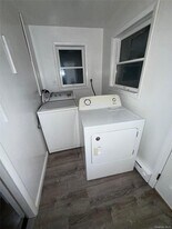 8 Jonquill Ln in Kings Park, NY - Building Photo