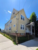 261 Centre Ave in Secaucus, NJ - Building Photo