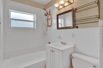 1129 NW 7th Terrace in Fort Lauderdale, FL - Building Photo - Building Photo