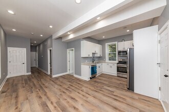 2713 W Gladys Ave in Chicago, IL - Building Photo - Building Photo
