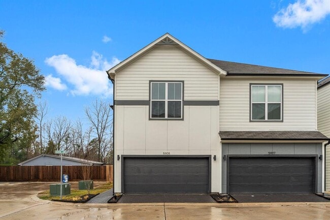 5905 Haring Ln in Houston, TX - Building Photo - Building Photo