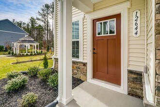 12644 Prestonfield Dr in Chester, VA - Building Photo - Building Photo