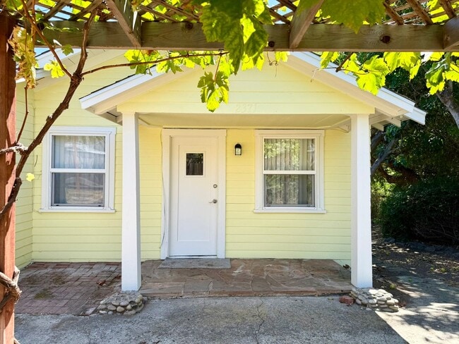 2371 Ivy Rd in Oceanside, CA - Building Photo - Building Photo