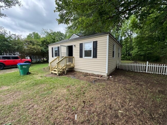 property at 660 Effingham Dr