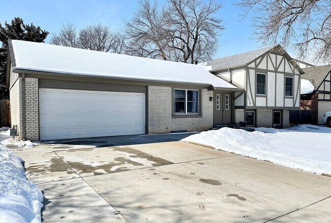 property at 3270 E 128th Pl